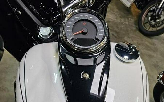 2025 Harley-Davidson® FLHC - Heritage Classic