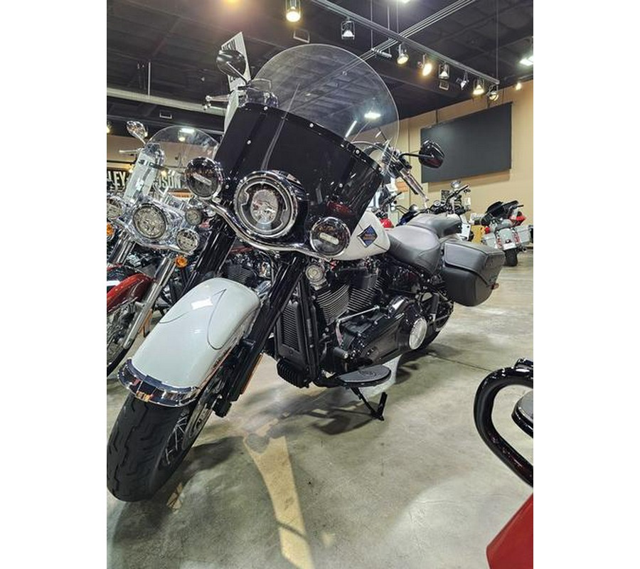 2025 Harley-Davidson® FLHC - Heritage Classic