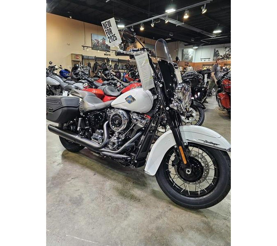 2025 Harley-Davidson® FLHC - Heritage Classic