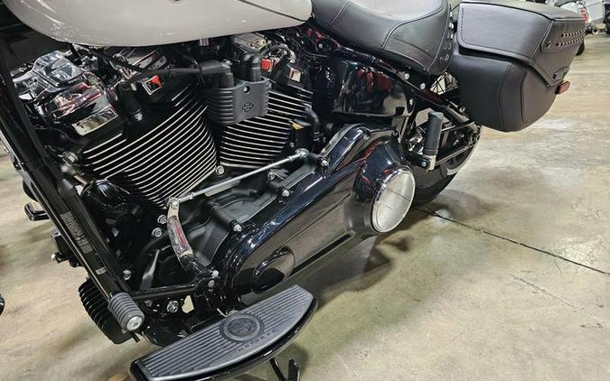 2025 Harley-Davidson® FLHC - Heritage Classic