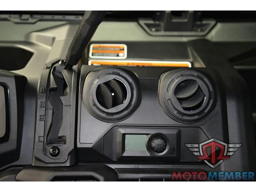 2026 Can-Am Defender DPS CAB HD10