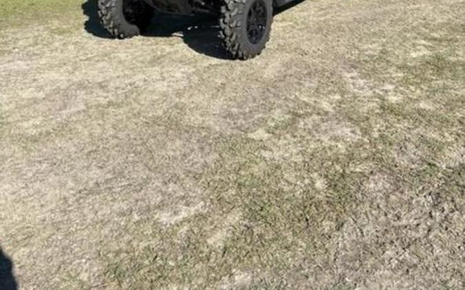 2026 Can-Am® Defender PRO DPS HD10