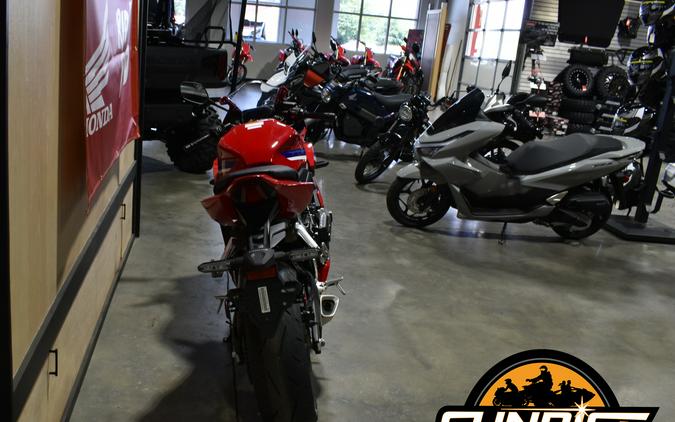 2026 CBR650R E-CLUTCH - Honda