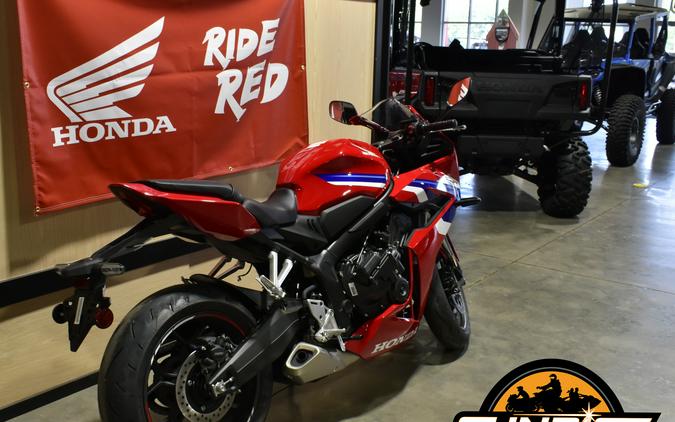 2026 CBR650R E-CLUTCH - Honda