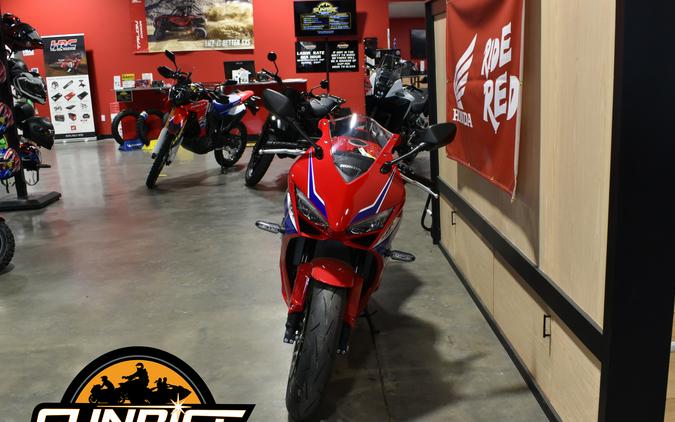 2026 CBR650R E-CLUTCH - Honda