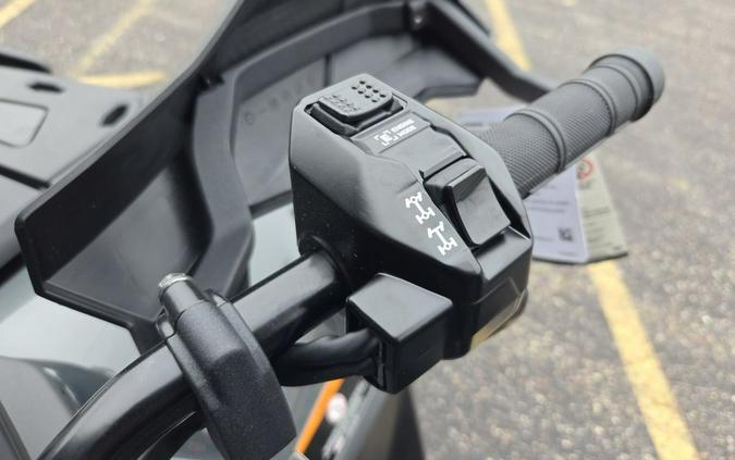 2027 Can-Am® Outlander MAX XT 1000 7.6 in.