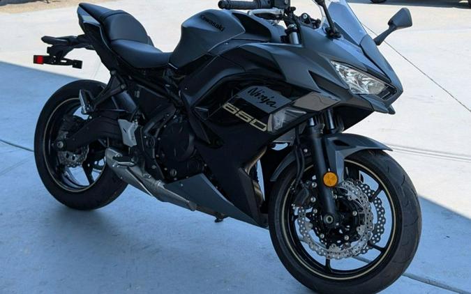 2024 Kawasaki Ninja® 650 Base