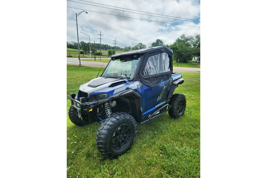 2020 Polaris Industries Polaris GENERAL® XP 1000 Deluxe Matte Navy Blue