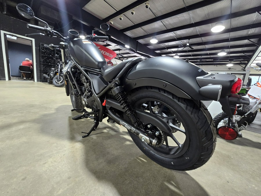 2026 Honda Rebel 300 E-Clutch