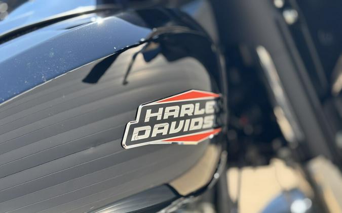 2025 Harley-Davidson Street Glide Vivid Black