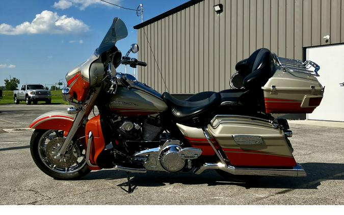 2009 Harley-Davidson® FLHTCUSE4 - Electra Glide CVO Ultra Classic