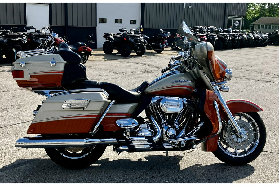 2009 Harley-Davidson® FLHTCUSE4 - Electra Glide CVO Ultra Classic