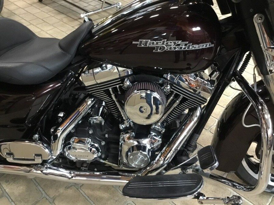 2011 Harley-Davidson® Street Glide® Merlot Sunglo