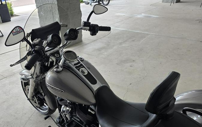 2017 Harley-Davidson® Freewheeler® Billet Silver