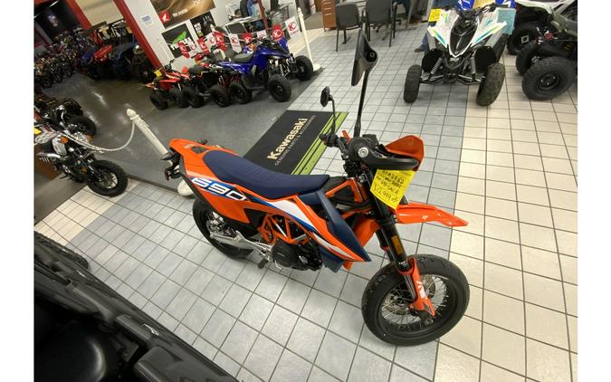 2024 KTM 690 SMC R