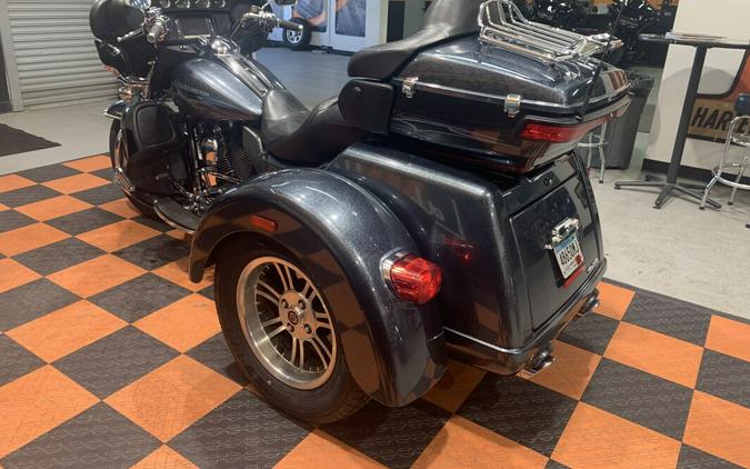 USED 2015 HARLEY-DAVIDSON TRI GLIDE ULTRA FLHTCUTG FOR SALE NEAR LAKEVILLE, MN