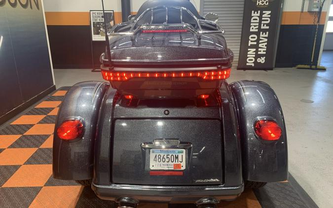 USED 2015 HARLEY-DAVIDSON TRI GLIDE ULTRA FLHTCUTG FOR SALE NEAR LAKEVILLE, MN