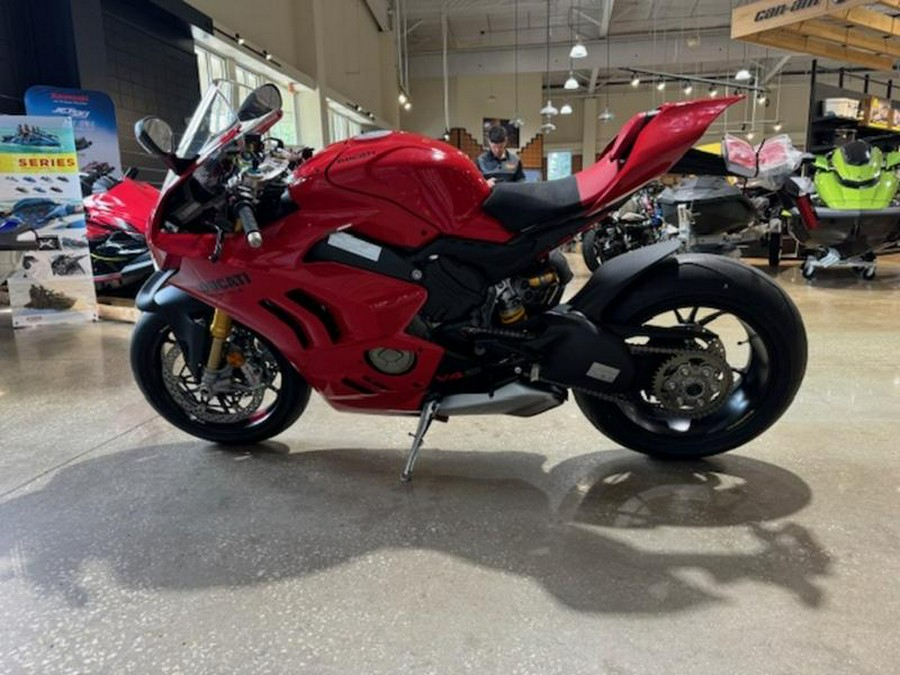 2024 Ducati Panigale V4 S Red