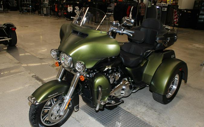 Used 2022 Harley-Davidson Tri Glide Ultra FLHTCUTG Trike For Sale In Miami, Florida