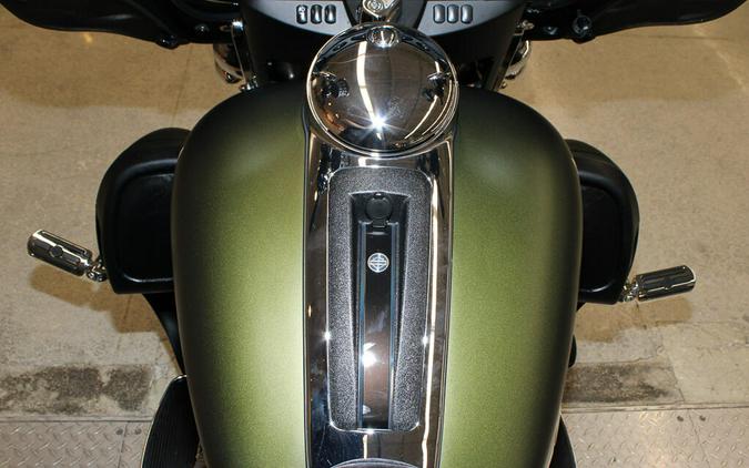 Used 2022 Harley-Davidson Tri Glide Ultra FLHTCUTG Trike For Sale In Miami, Florida