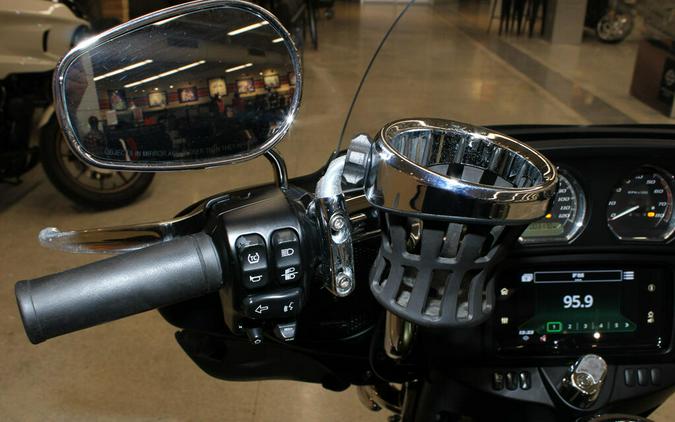 Used 2022 Harley-Davidson Tri Glide Ultra FLHTCUTG Trike For Sale In Miami, Florida