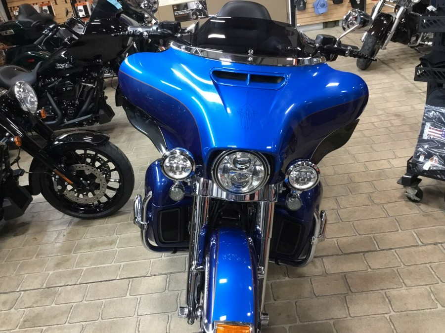 2017 Harley-DavidsonUltra Limited Custom Colour Bonneville Blue/Fathom Blue Includes 1 Year Warranty