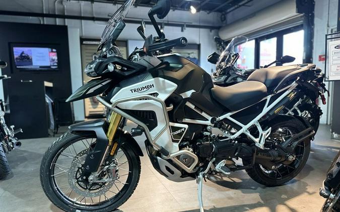 2024 Triumph Tiger 1200 Rally Explorer Matt Khaki Green Rally Explorer