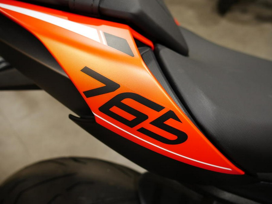2025 Triumph Street Triple 765 R Matte Baja Orange
