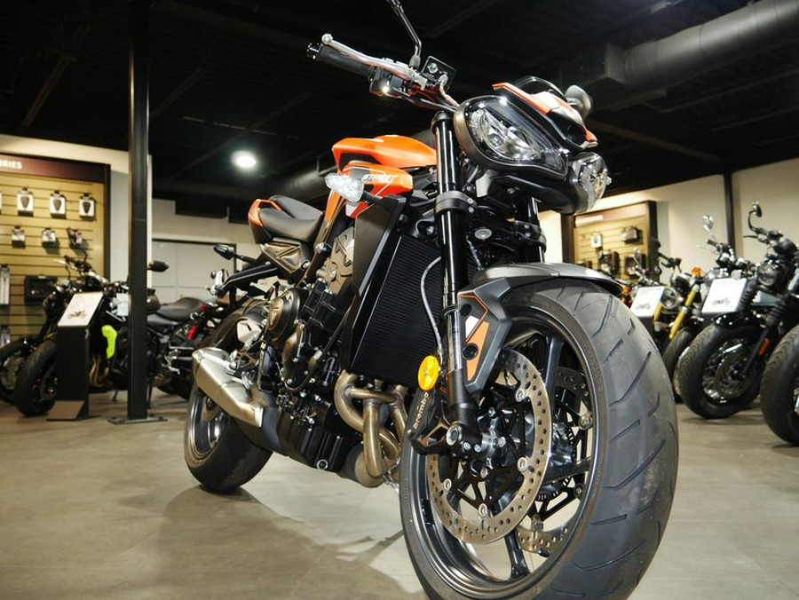 2025 Triumph Street Triple 765 R Matte Baja Orange