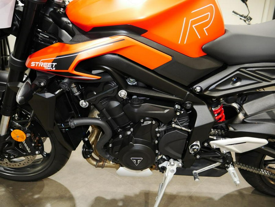 2025 Triumph Street Triple 765 R Matte Baja Orange