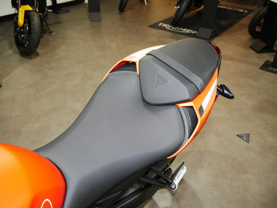 2025 Triumph Street Triple 765 R Matte Baja Orange