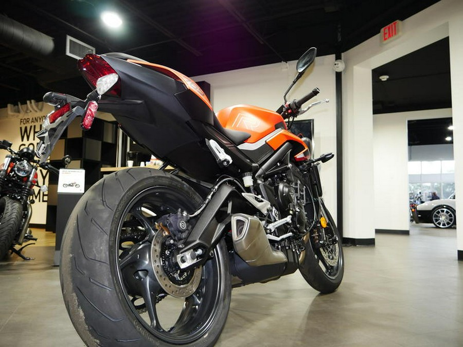 2025 Triumph Street Triple 765 R Matte Baja Orange