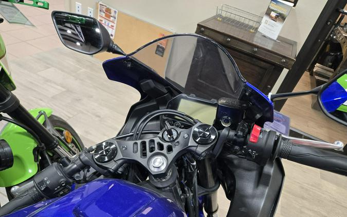 2024 YAMAHA YZFR3 ABS