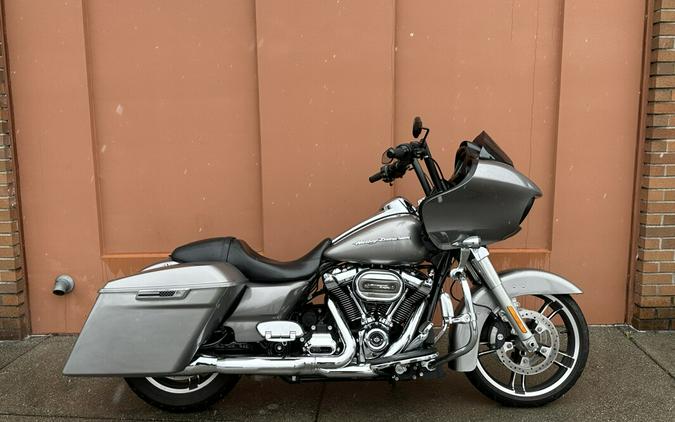 Harley-Davidson® Road Glide® Billet Silver
