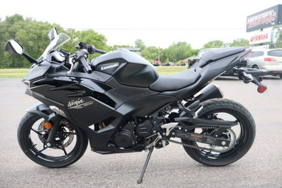 2026 Kawasaki Ninja® 500
