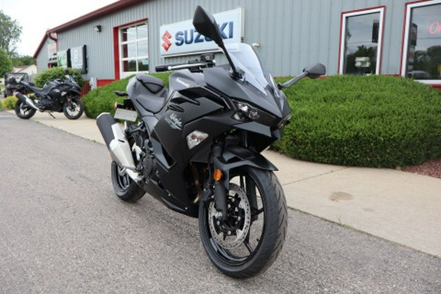 2026 Kawasaki Ninja® 500