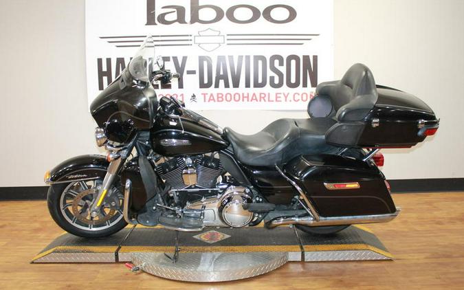 2015 Harley-Davidson® FLHTCU - Electra Glide® Ultra Classic®