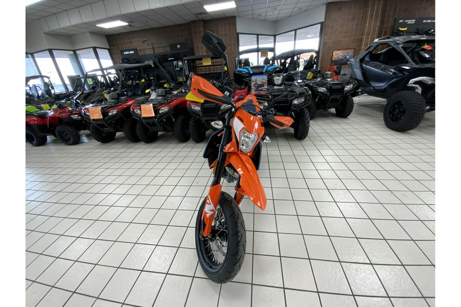 2024 KTM 690 SMC R