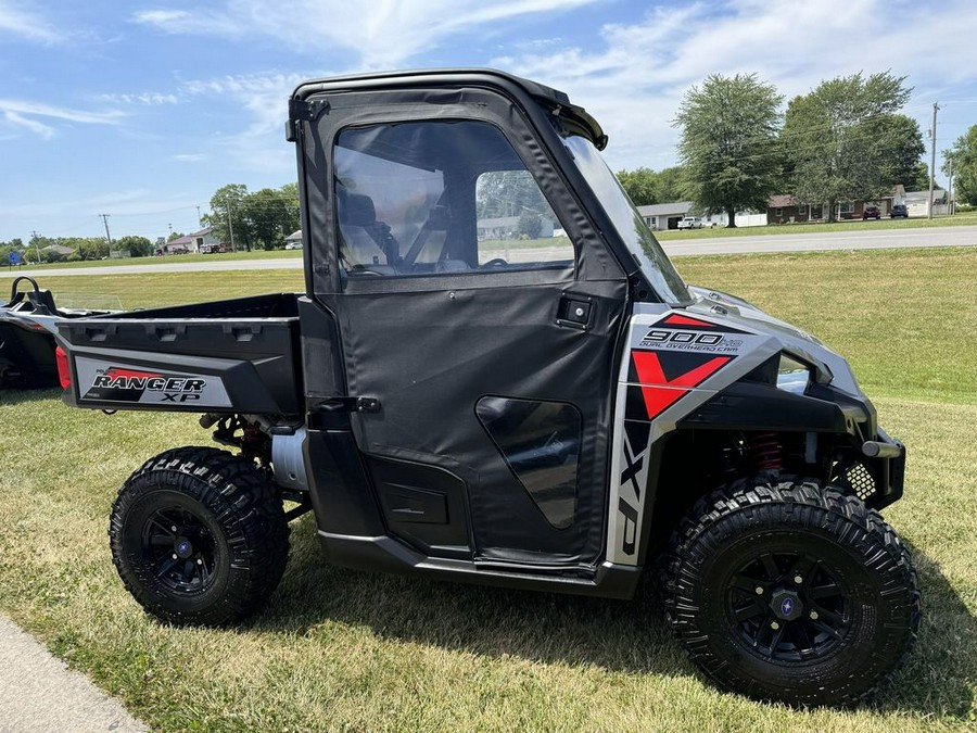 2019 Polaris® Ranger XP® 900 EPS Premium Silver Pearl