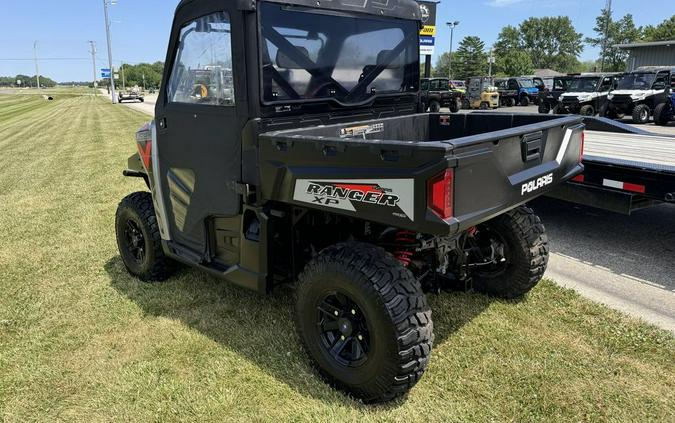 2019 Polaris® Ranger XP® 900 EPS Premium Silver Pearl