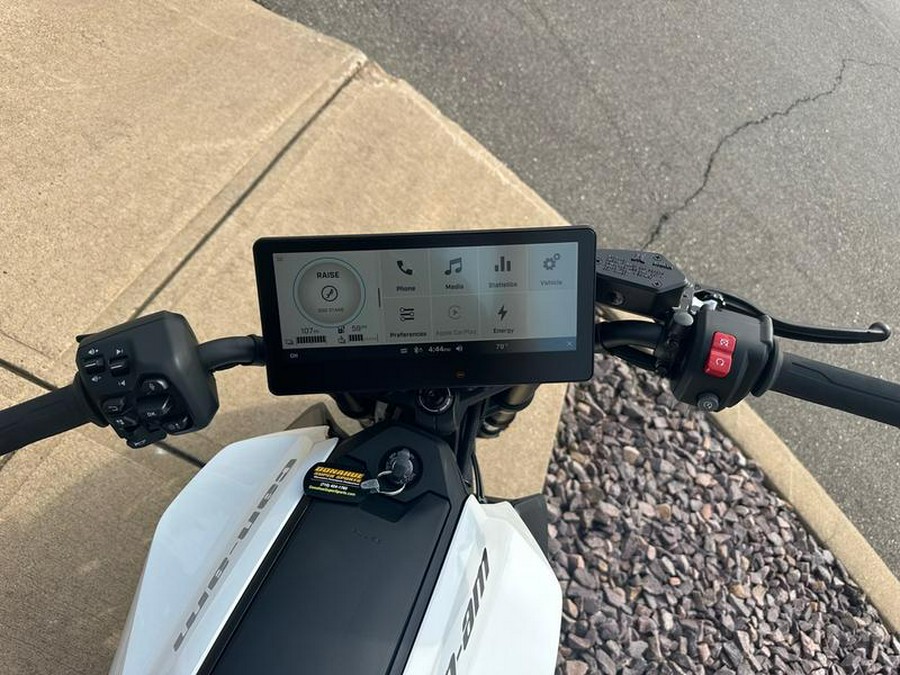 2025 Can-Am® Pulse White