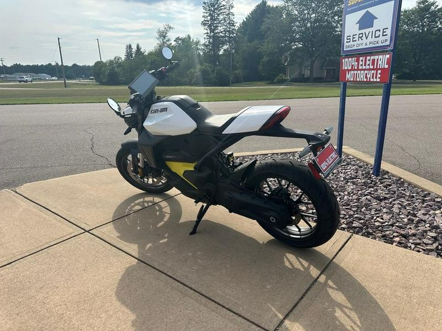 2025 Can-Am® Pulse White