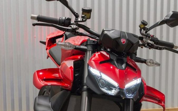 2026 Ducati Streetfighter V4 V4