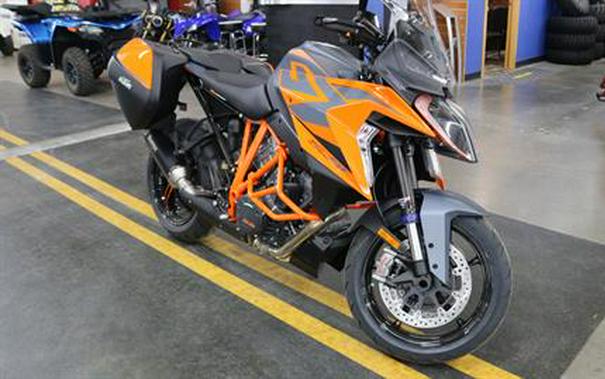 2023 KTM 1290 SUPER DUKE GT