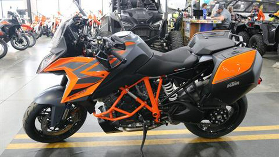 2023 KTM 1290 SUPER DUKE GT