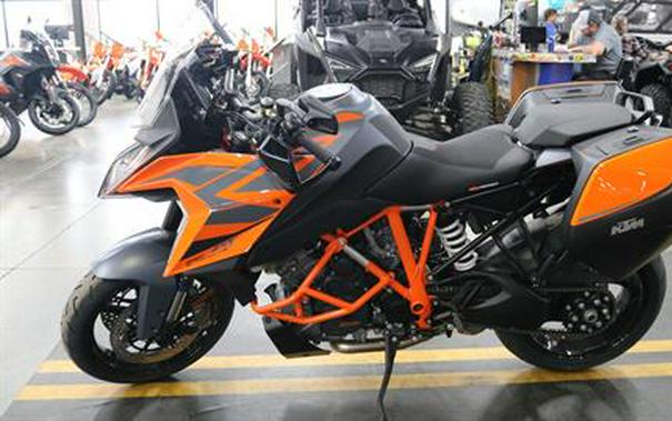 2023 KTM 1290 SUPER DUKE GT