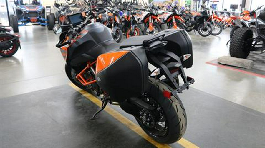 2023 KTM 1290 SUPER DUKE GT