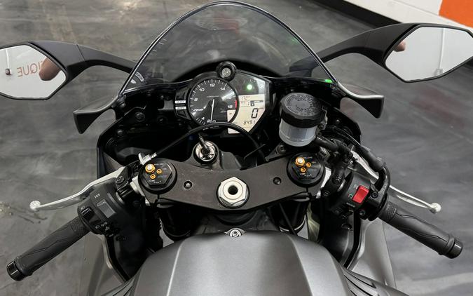 2019 YAMAHA R6