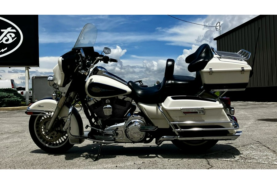 2012 Harley-Davidson® FLHTC - Electra Glide Classic