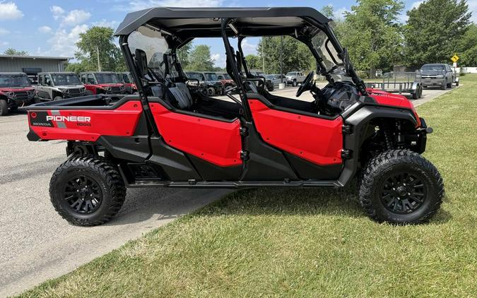 2023 Honda® Pioneer 1000-6 Deluxe Crew